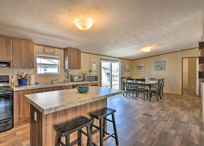 3 Mi To Beach: Home W/ Deck In Port O'Connor!
