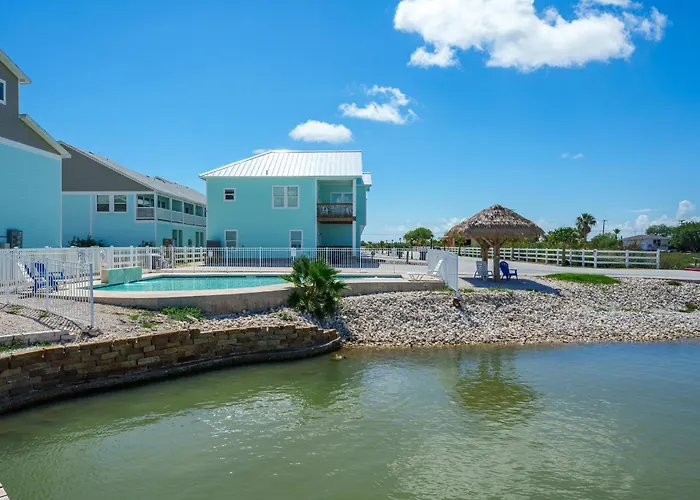 Fishful Thinking ! Pool On The Waters Edge